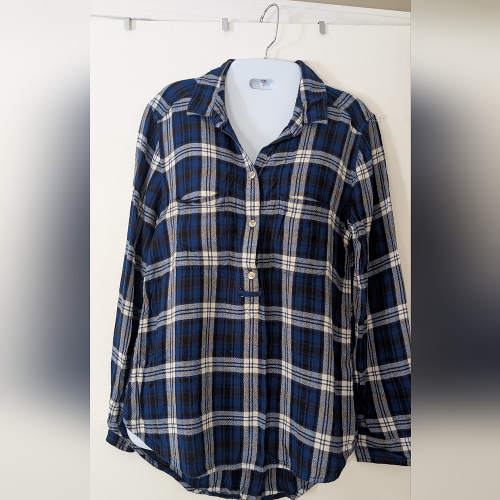 American Eagle Boyfriend Fit Flannel - Size Medium - 3/4 Button Up